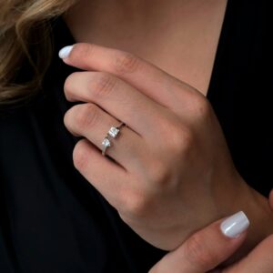 JE Shop Moissanite ring
