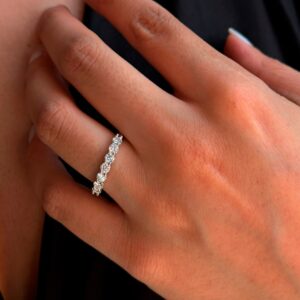 JE Shop Moissanite Ring